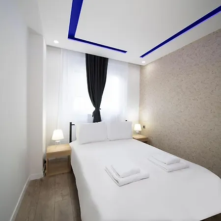 Cozy With Central Location In Apartment