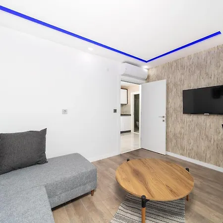 Cozy With Central Location In * Antalya