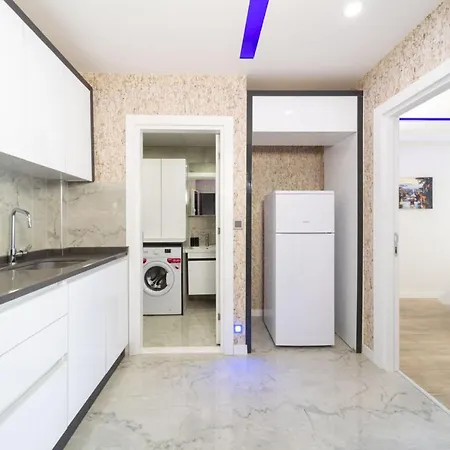 Cozy With Central Location In * Antalya