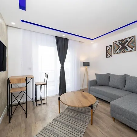 Cozy With Central Location In Apartment